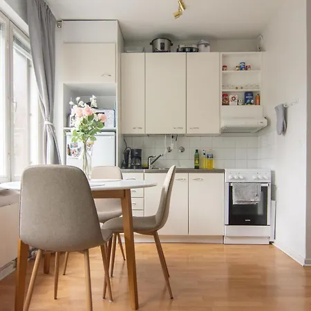 Stylish I Self Check-in & Private Parking Oulu